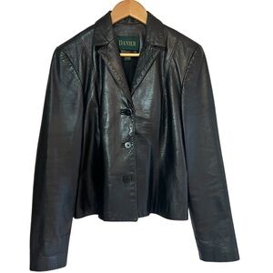 Danier tailored leather jacket button-front closure size S excellent condition
